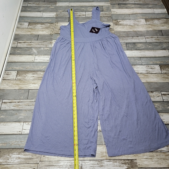 Ava Viv Gray NWOT Jumpsuit Romper Smocked Back Stretch Plus #C-i12 - Picture 7 of 16